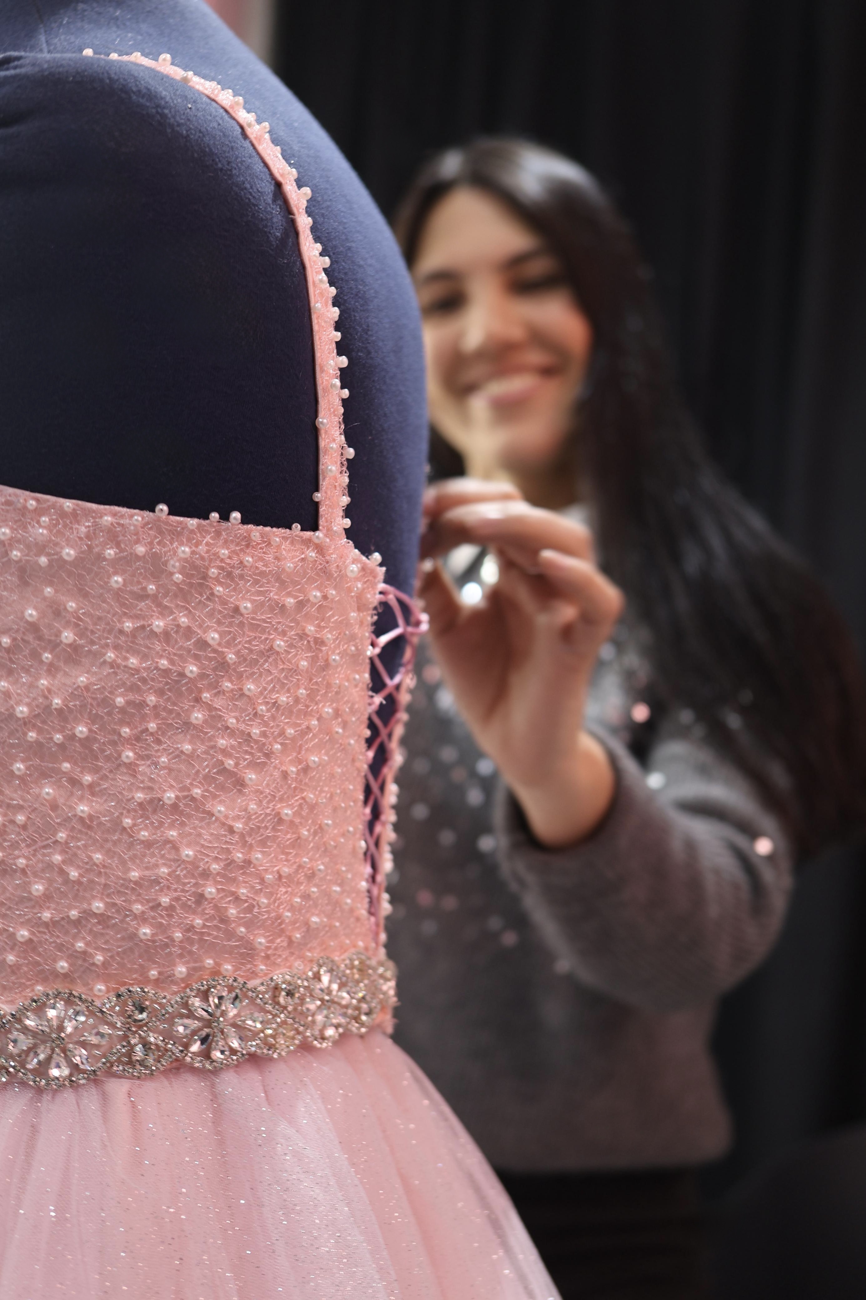 Carolina, modista y diseñadora de vestidos de quinceañera y novia en Montevideo, Uruguay — foto 2
